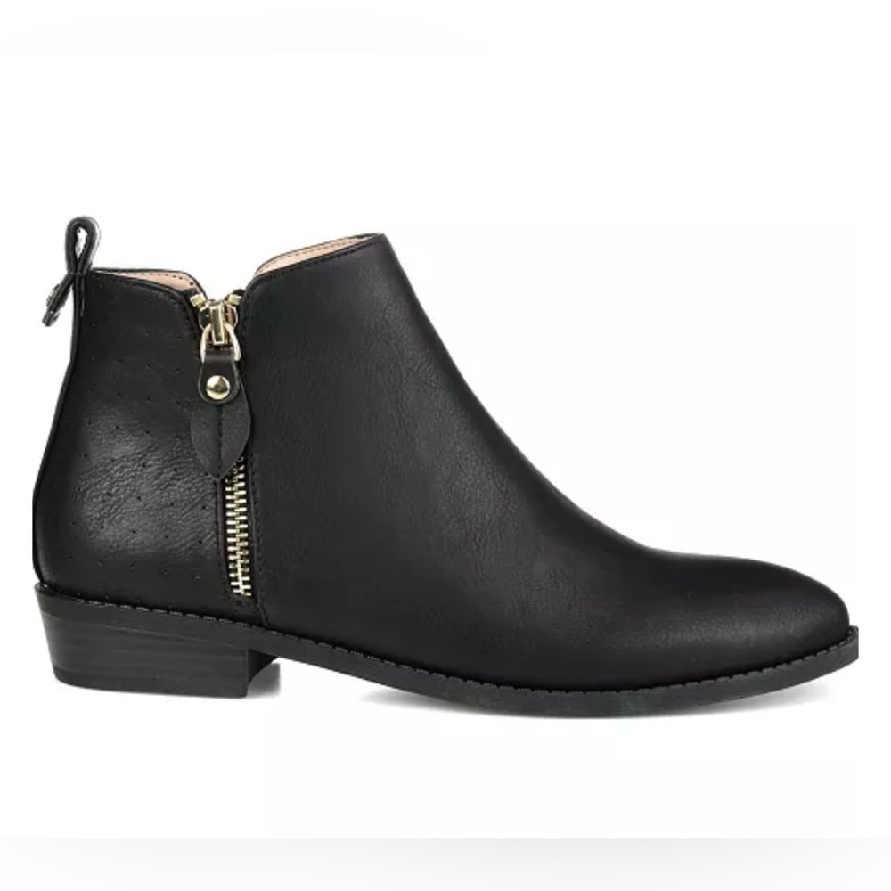 New Journee Collection
Women's Ellis Stacked Heel Booties 8.5